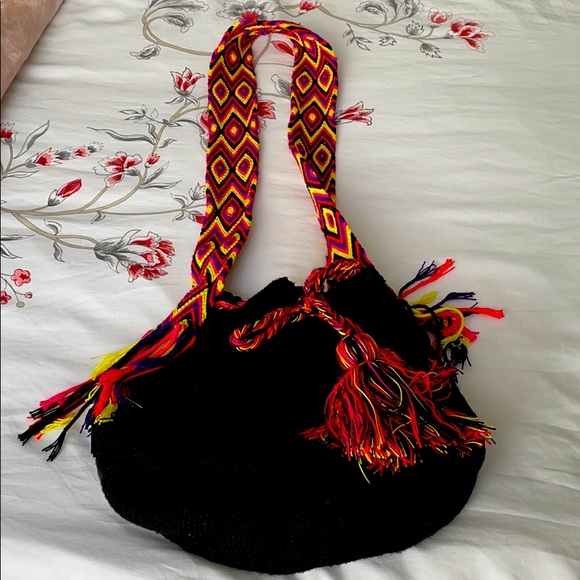 Wayuu Large Black Mochila Bag - Picture 1 of 6